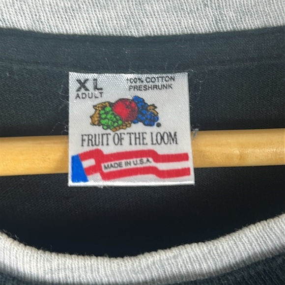 Vintage 90s MLB New York Yankees Tee - MLB, Black with White and Blue Print - XL - Picture 2 of 9